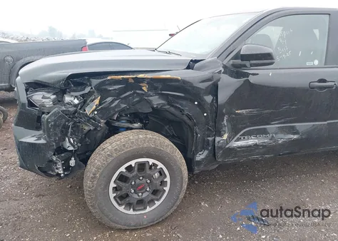 2025 Toyota Tacoma Trd Off Road 4Wd z USA, uszkodzony, nr VIN 3TMLB5JN7SM131683